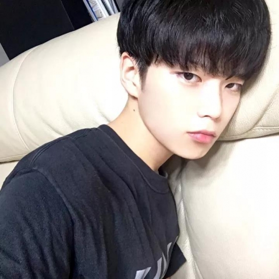 男生秋冬剪什么发型好看 男生秋冬韩式发型短发