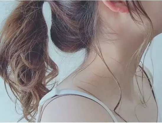 方脸女生适合的发型