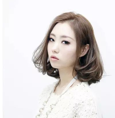 韩式烫发女短发
