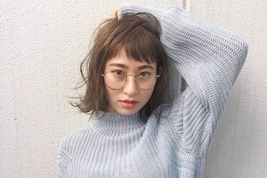 第一次染头发什么颜色好