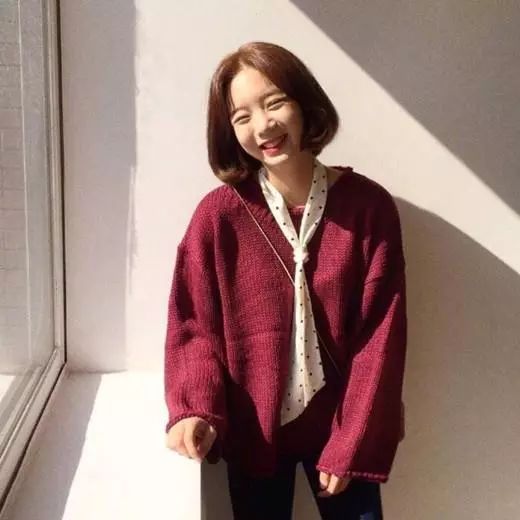 女生减龄短发发型图片