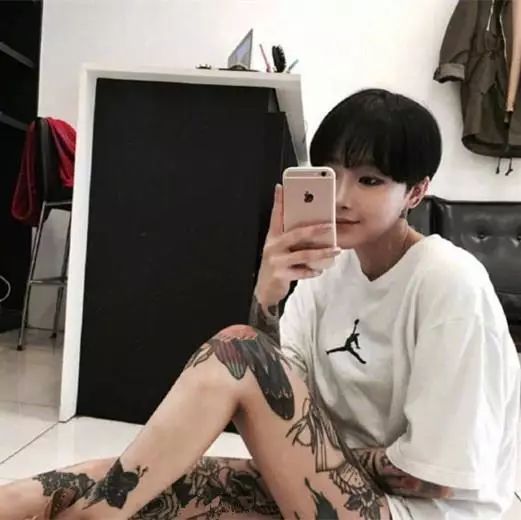 女生减龄短发发型图片