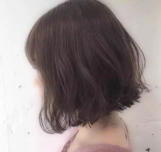 2025好看的短发发型图片女