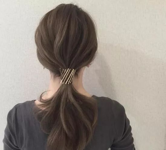 简单的低马尾编发