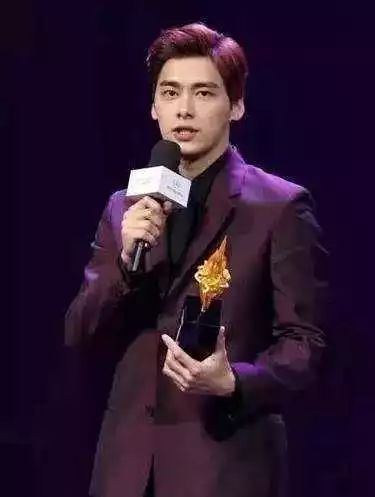 2025染什么颜色好看