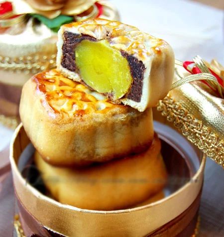 红豆沙蛋黄月饼的做法