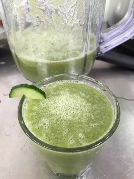 自制鲜榨果汁的做法