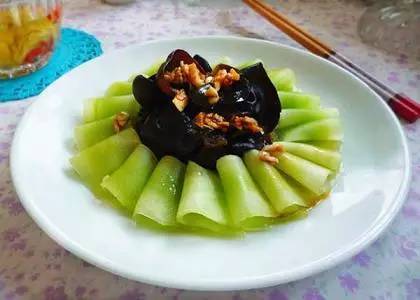 产后奶水不足吃什么好
