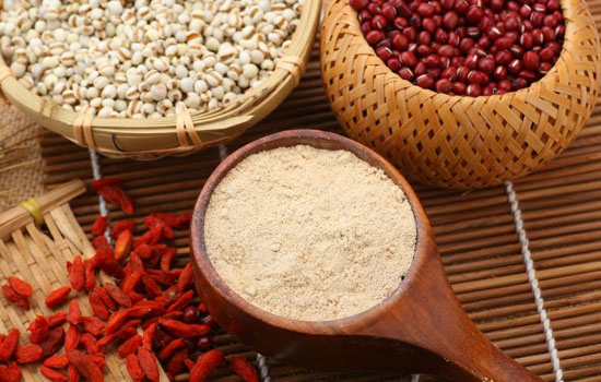 红豆薏米炒熟磨粉的效果更佳 红豆薏米炒熟打粉