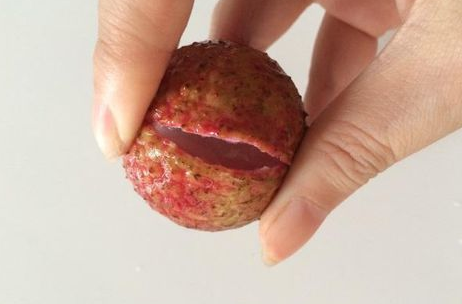 剥荔枝窍门 剥荔枝技巧