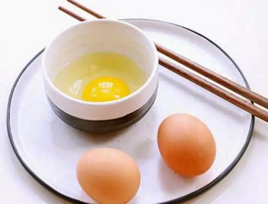 炒鸡蛋不放油可以吃吗 炒鸡蛋可以不放油吗