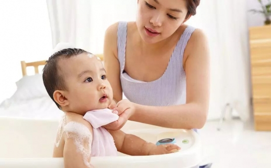 婴儿洗澡的九大禁忌