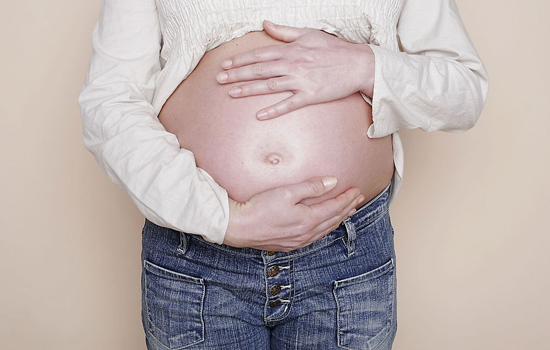孕妇手指关节痛是怎么回事 孕妇手指关节疼痛的原因