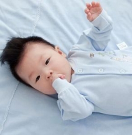 夏天出生的宝宝穿什么衣服 夏天出生的婴儿怎么穿