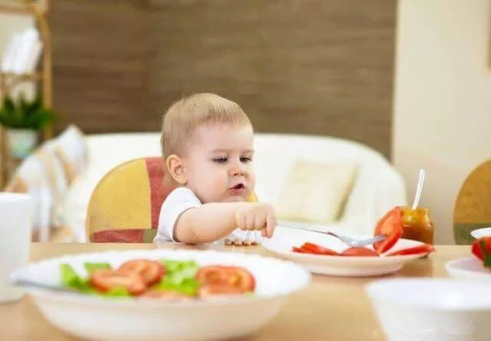 宝宝太早吃成人食物会怎么样