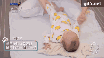 婴儿排气操的做法 非常实用新生儿排气操详解