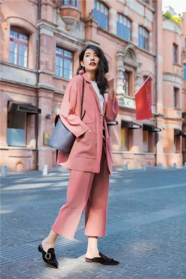 2025春夏服装流行颜色
