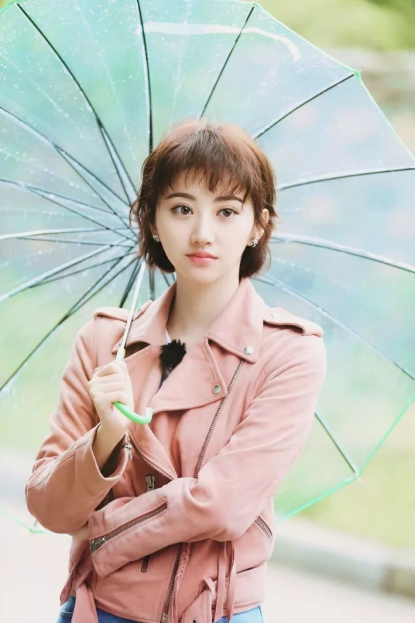2025春夏流行色服装