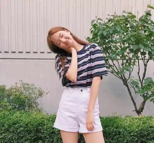 夏季t恤怎么搭配图片