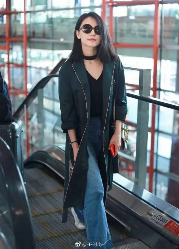 春季牛仔阔腿裤搭配图片