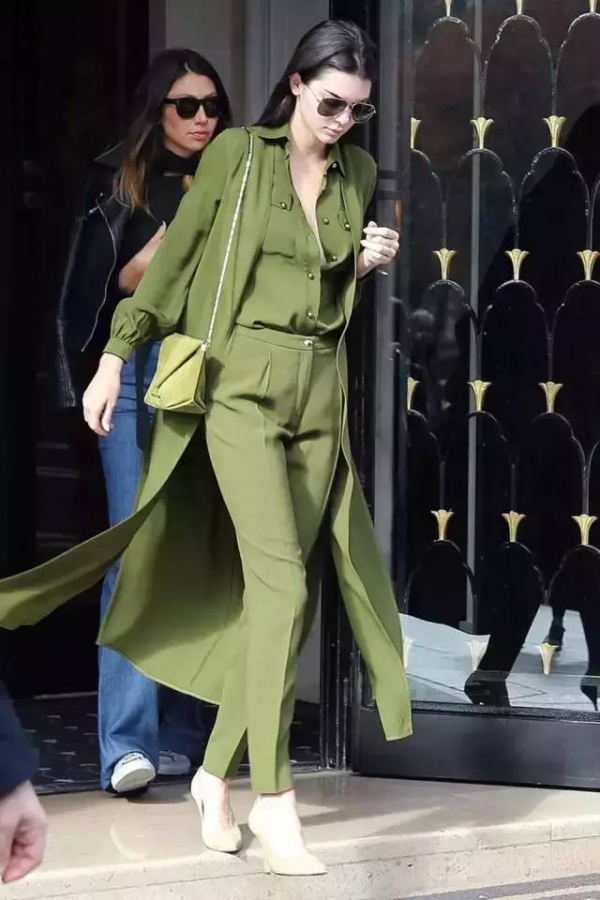 2025流行色衣服