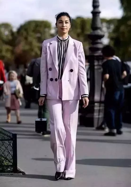 2025春夏流行色服装