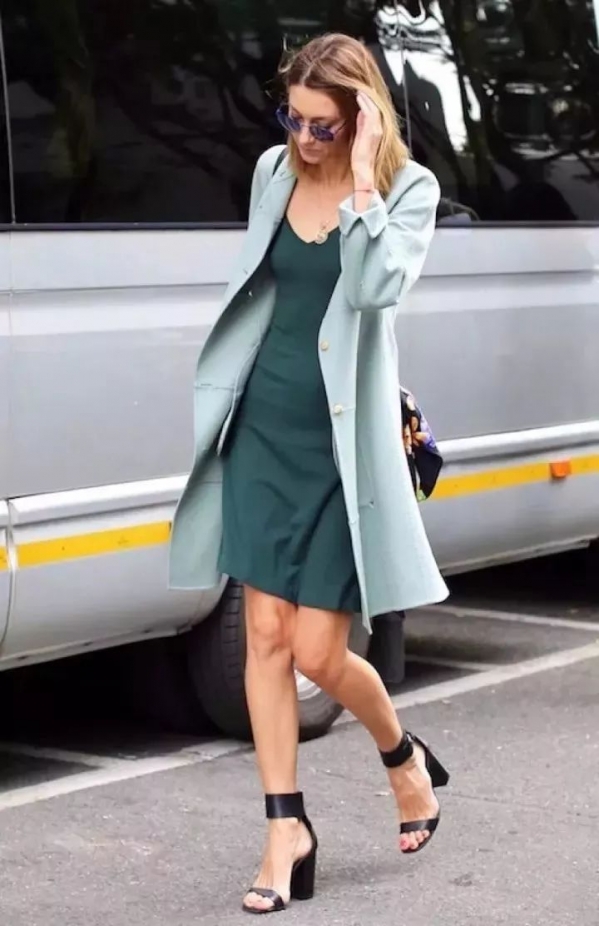 2025春夏流行色服装