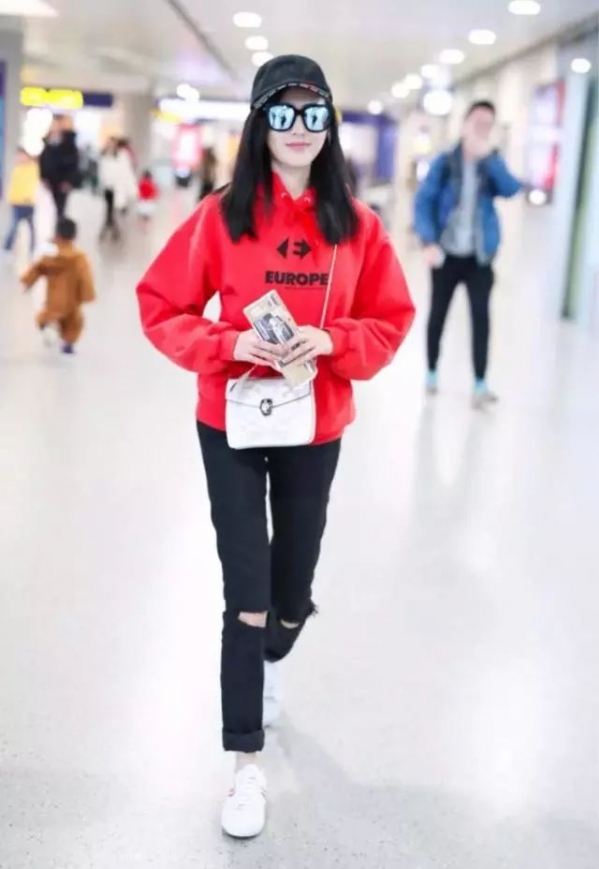 2025卫衣搭配女