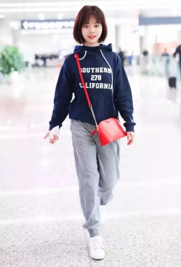 2025卫衣搭配女