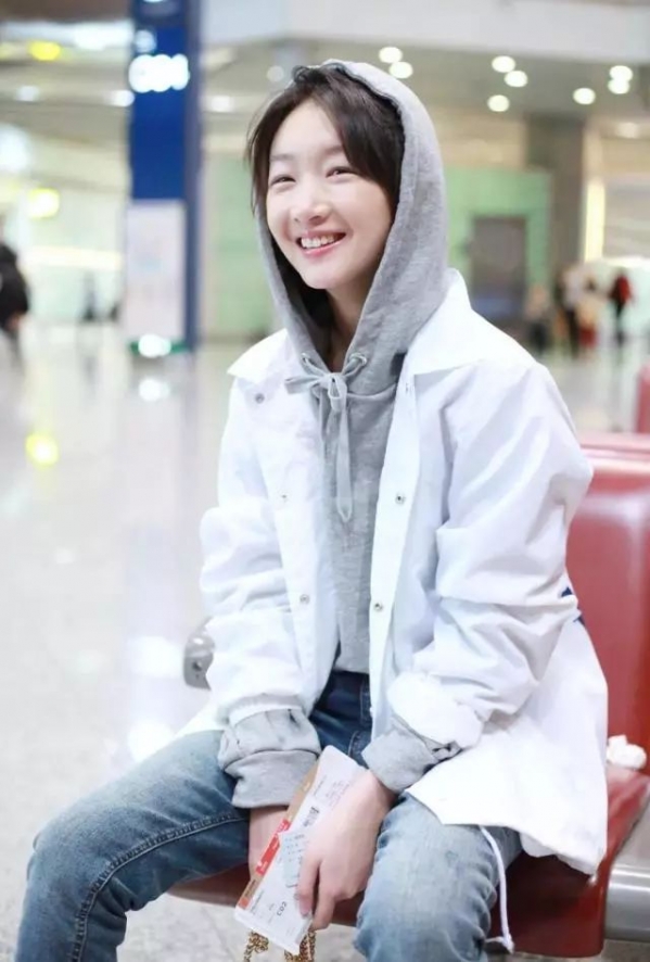 2025卫衣搭配女