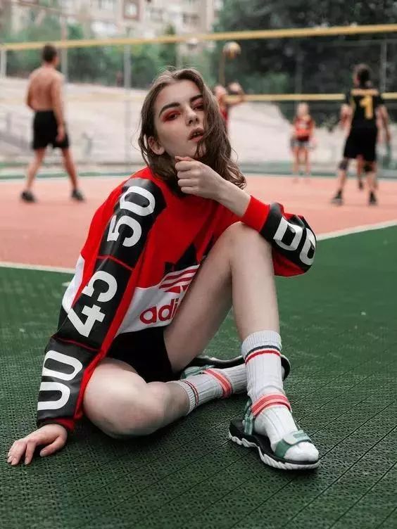2025卫衣搭配女