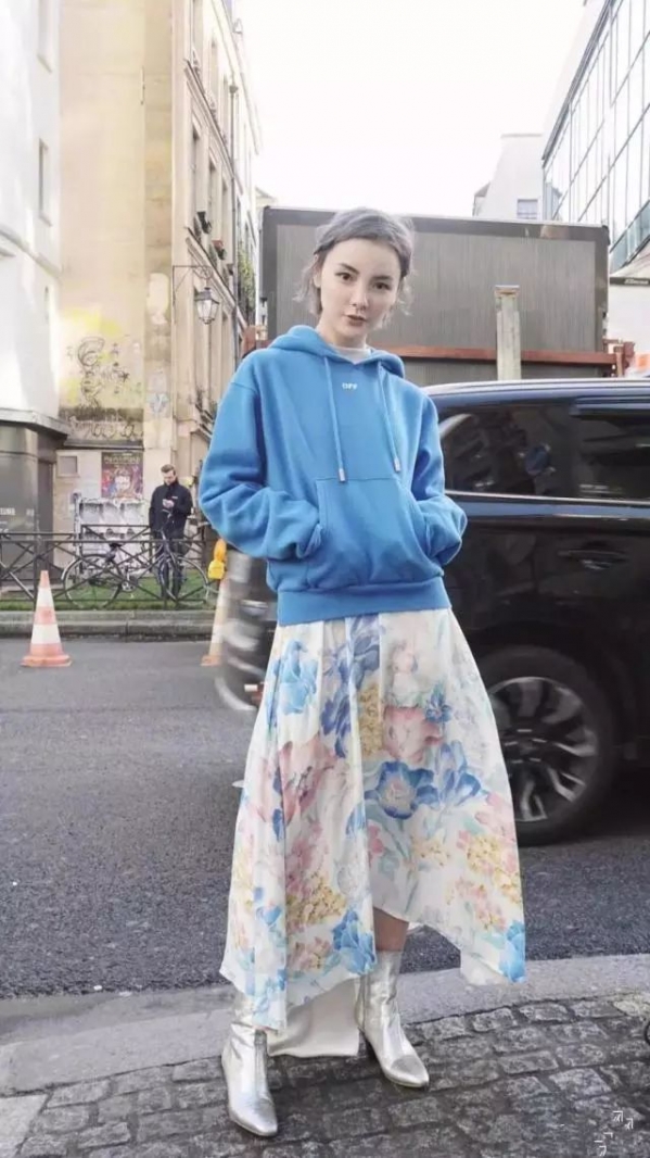 2025卫衣搭配女