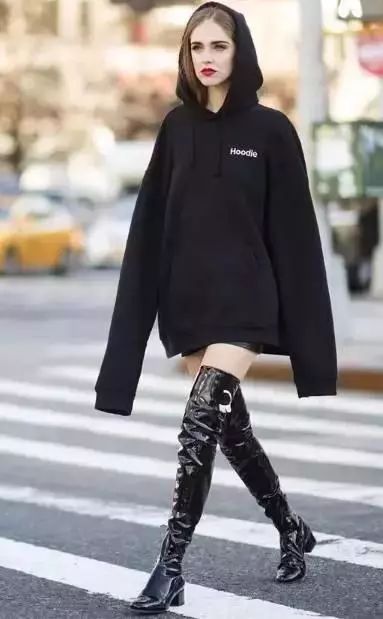 2025卫衣搭配女