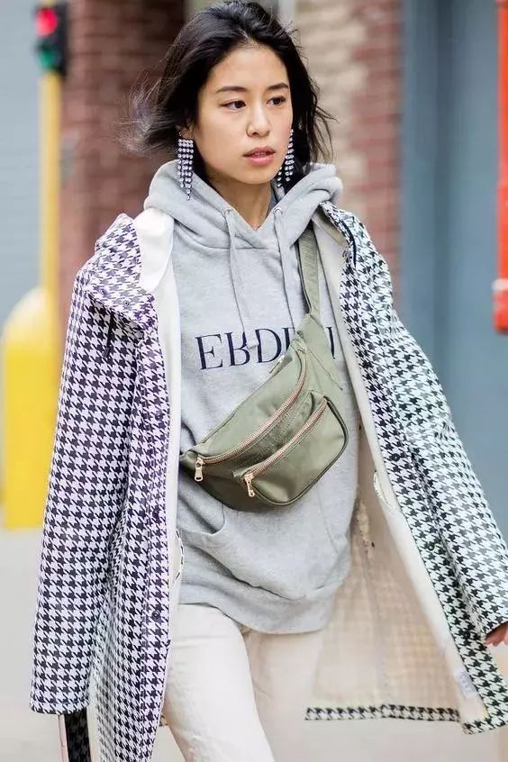 2025卫衣搭配女