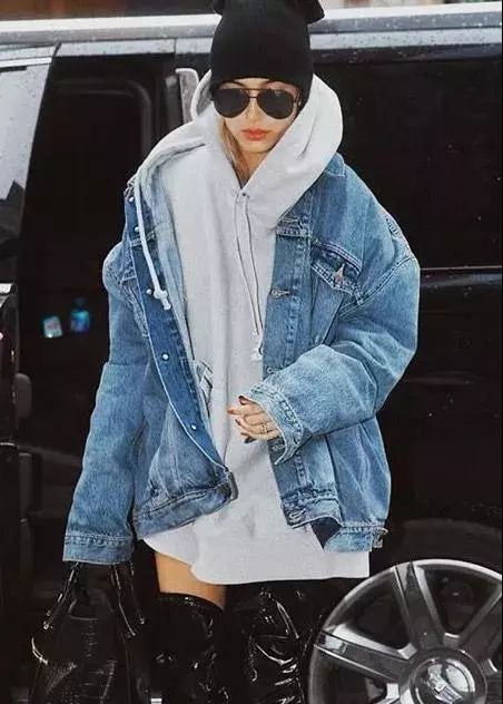 2025卫衣搭配女
