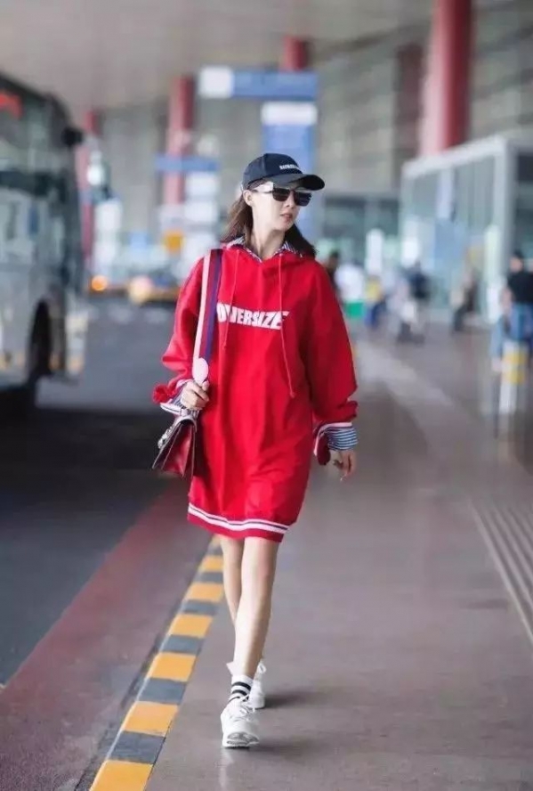 2025卫衣搭配女