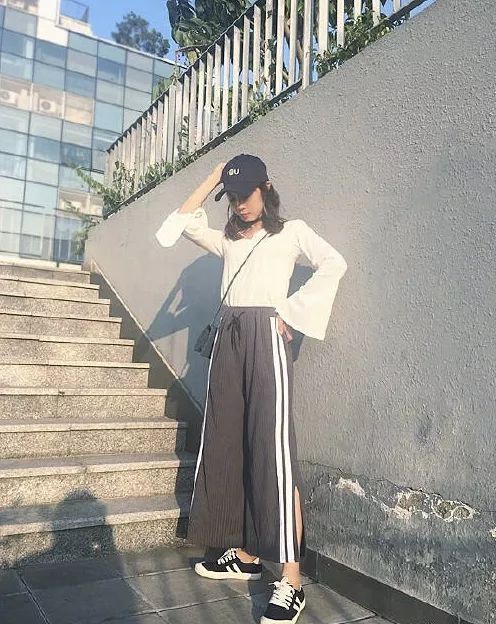卫衣与阔腿裤如何搭配