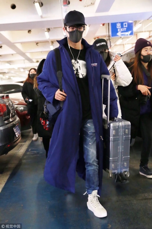 长款羽绒服搭配图片    今年整个娱乐圈都开始穿羽绒服了吗