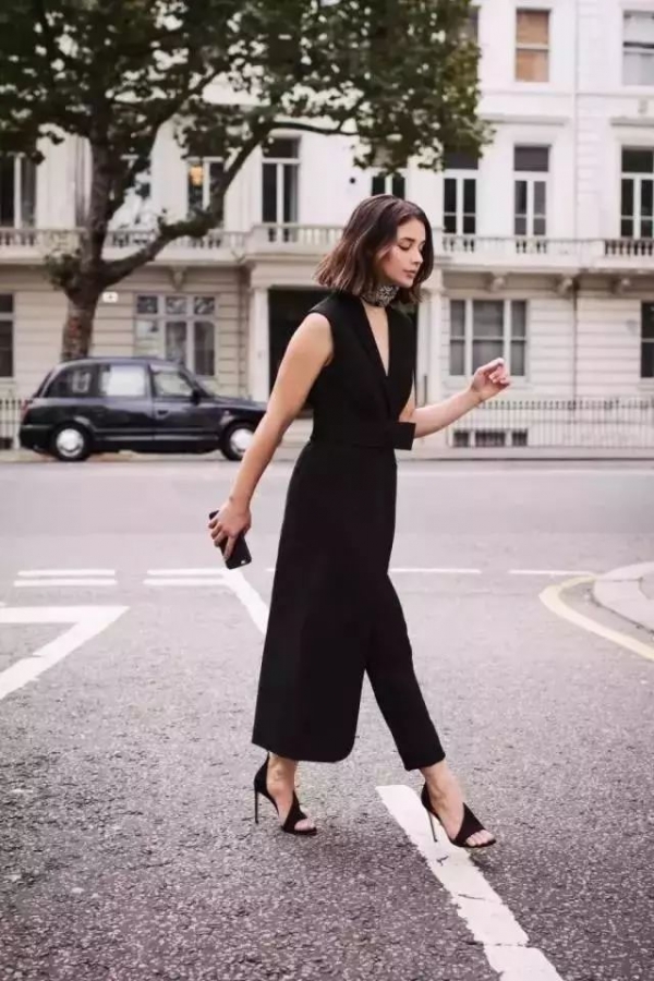女人什么鞋子好搭配衣服