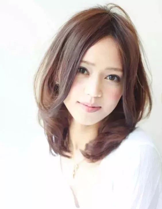 大圆脸什么刘海显脸小