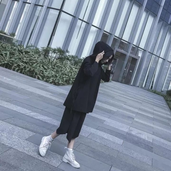 女生晚上街拍怎么搭配