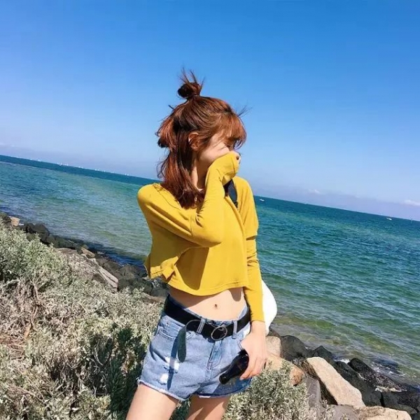 牛仔短裤搭配什么最合适