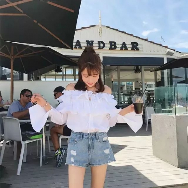 牛仔短裤搭配什么最合适