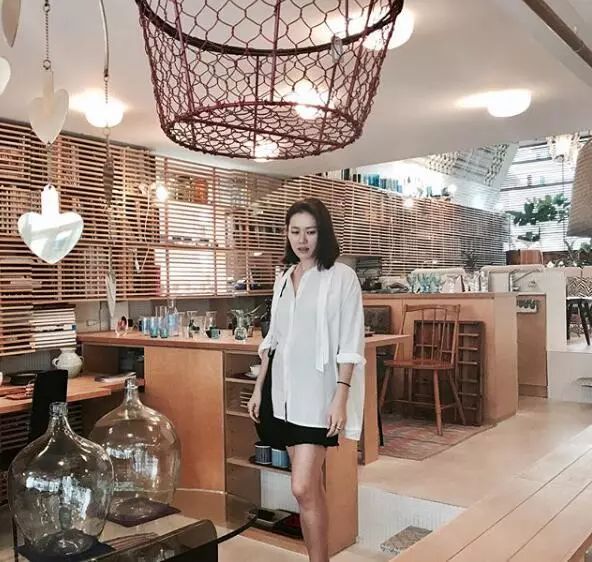 25岁后女生怎么穿衣服