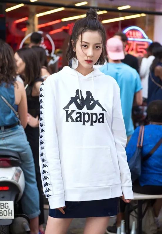 卫衣搭什么裙子好看