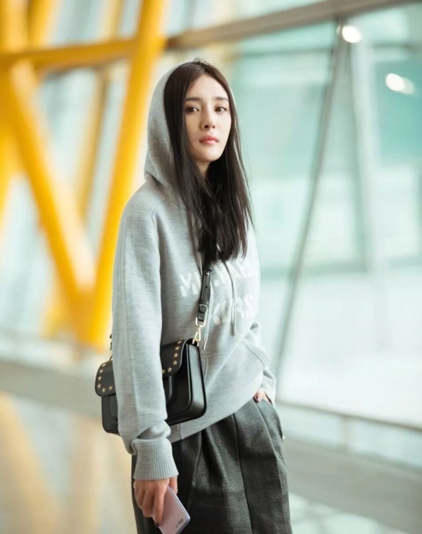 卫衣搭什么裙子好看