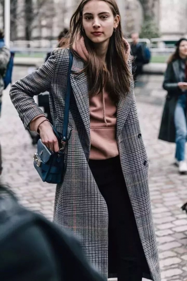 女大衣里面穿什么好看