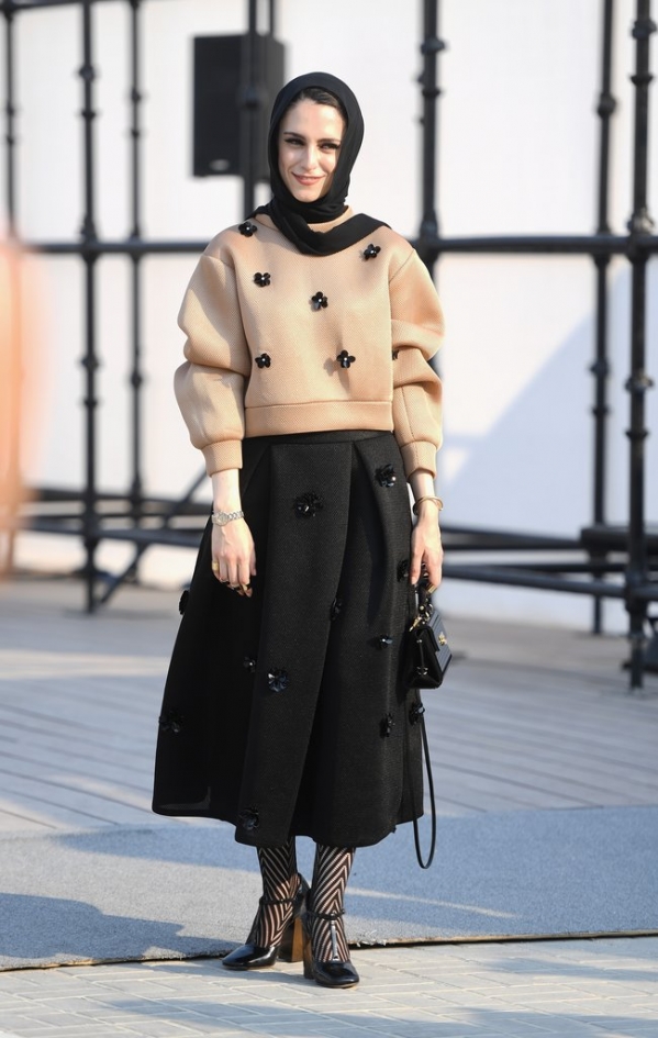 2025年穿什么颜色 2025流行什么颜色衣服
