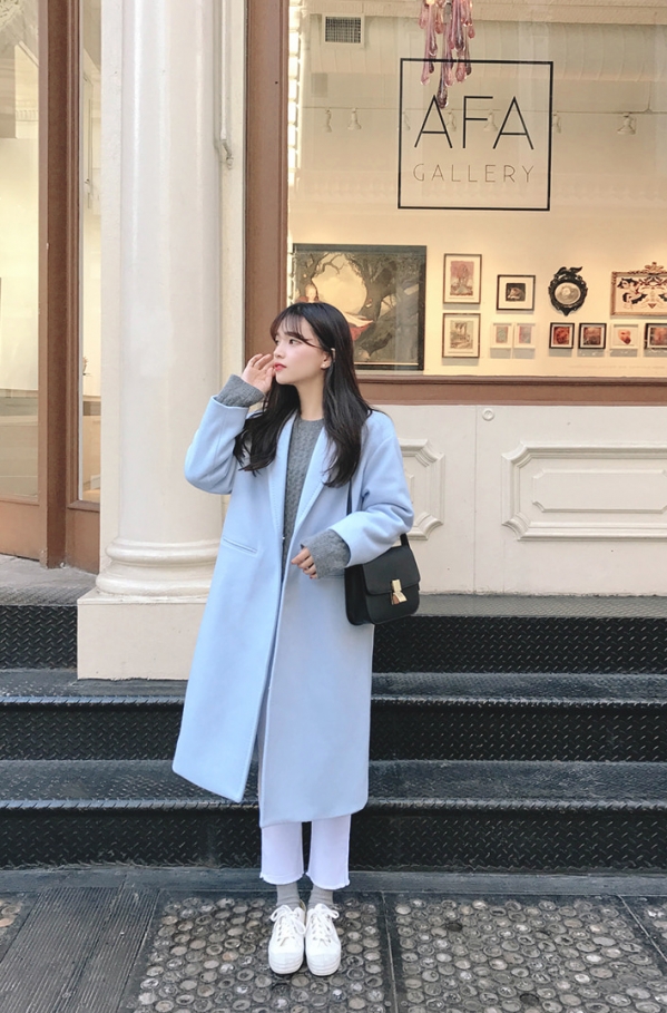蓝色大衣搭配什么鞋子 蓝色大衣配什么颜色鞋子