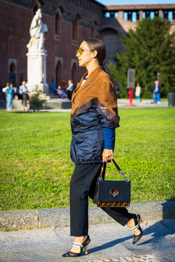 校服裤配什么鞋子 校服裤搭配什么鞋子